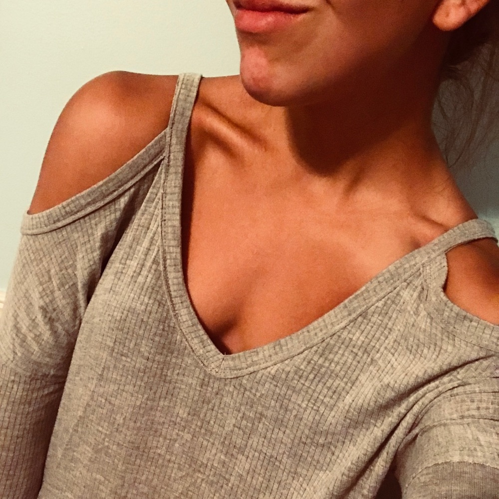 Light grey long sleeve, shoulder cut out shirt